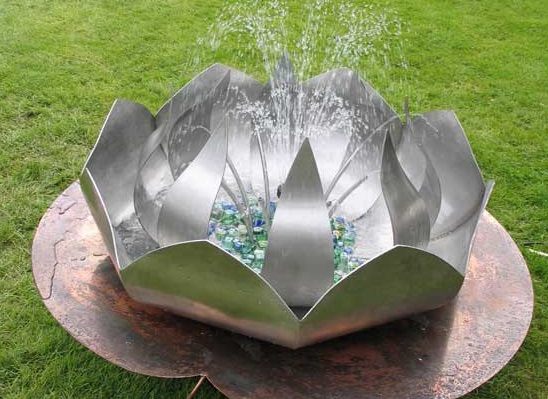 Stainless
                    steel & copper Lotus Flower water Feature: click
                    for details and larger image